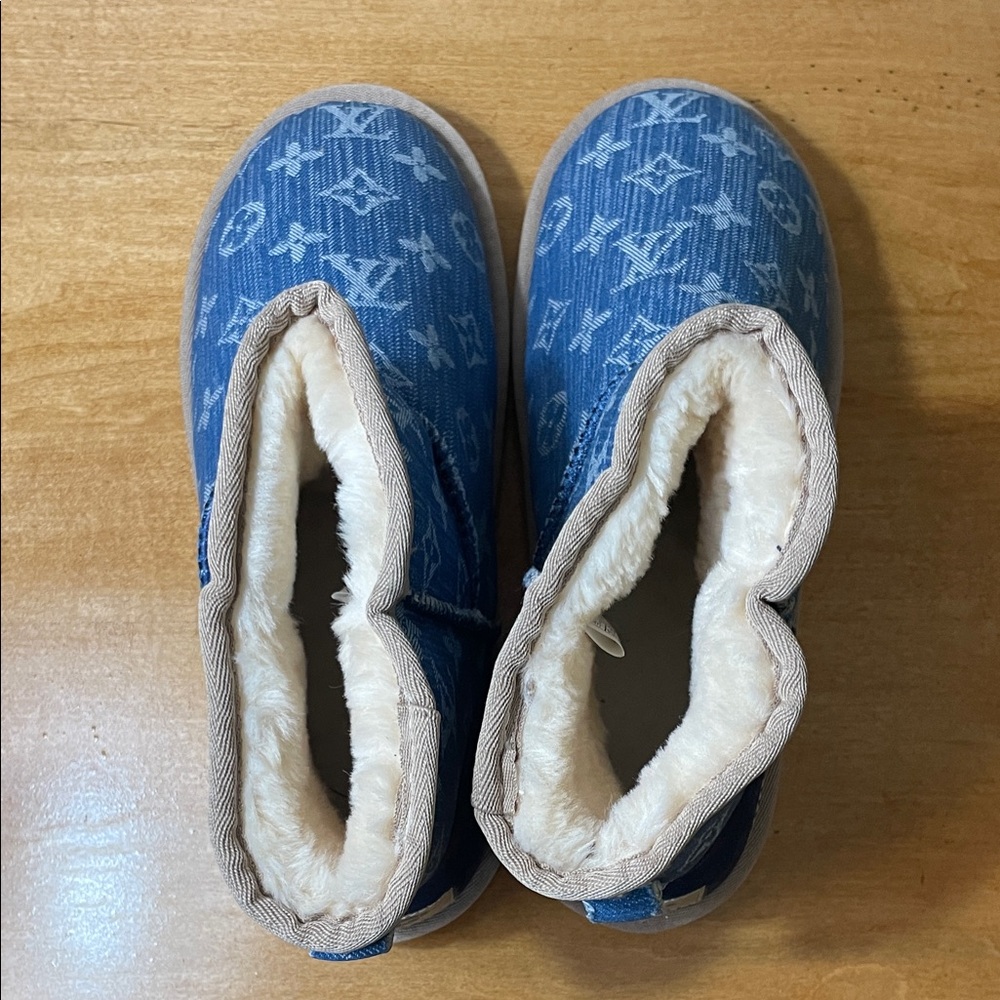 UGG Blue Denim Logo Pattern Shearling-Lined Winte… - image 6